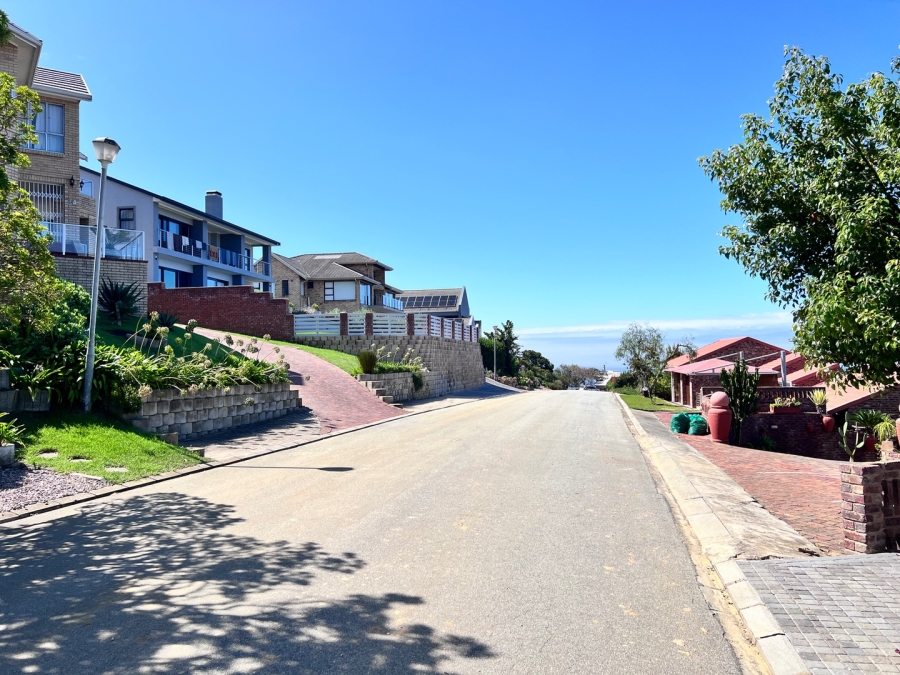 4 Bedroom Property for Sale in Herolds Bay Western Cape